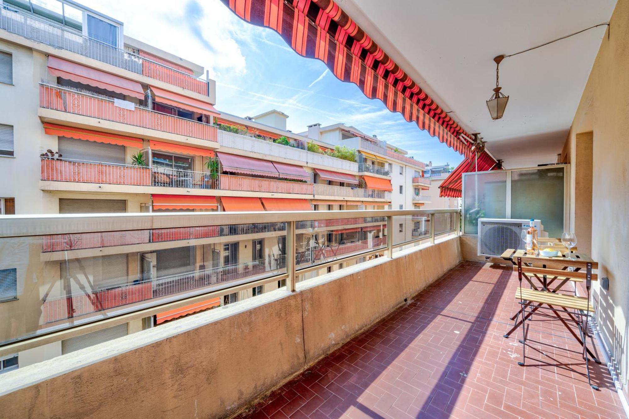 Near Old Town And Apartment Fully Renovated Nice Eksteriør billede