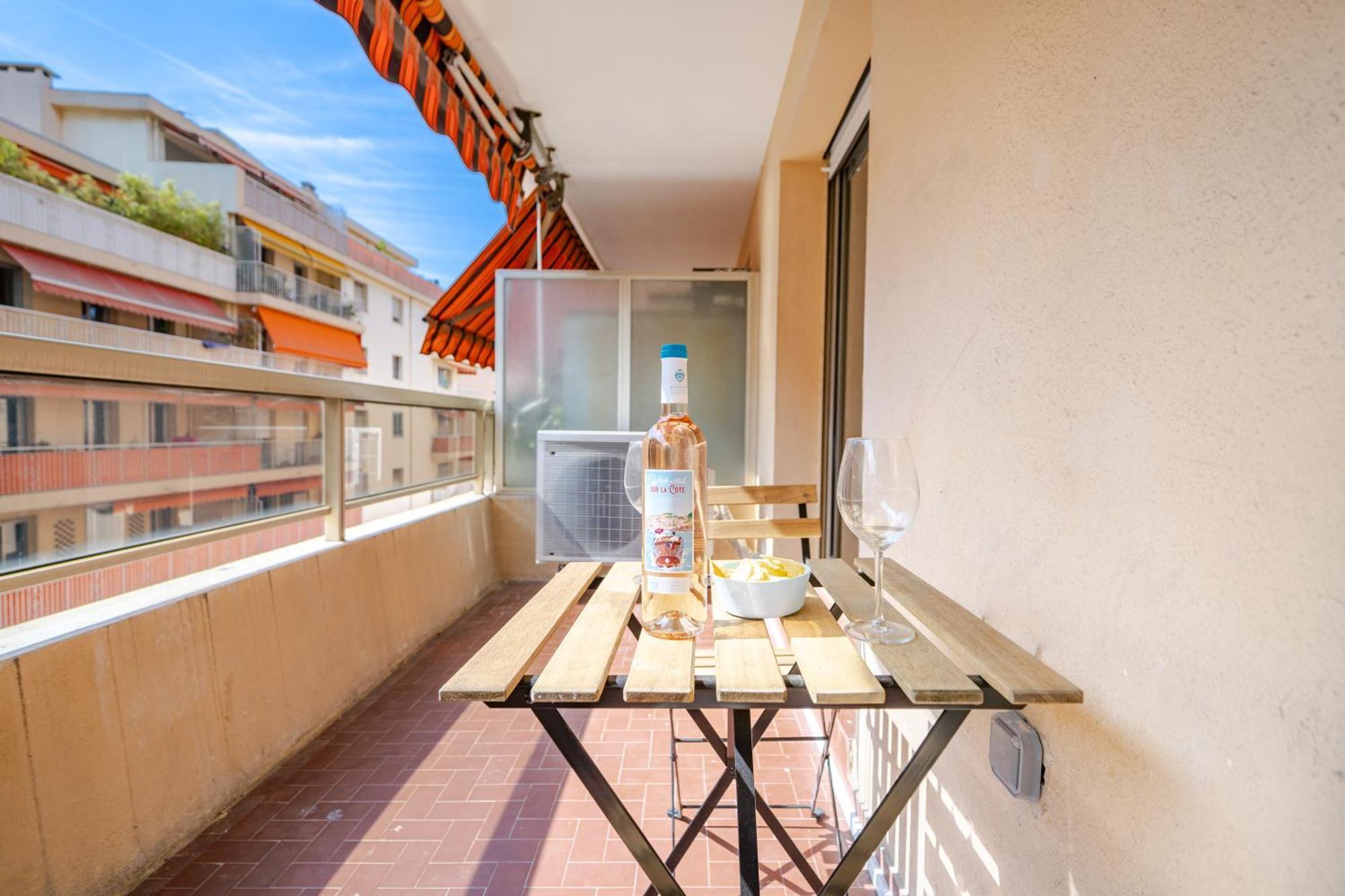 Near Old Town And Apartment Fully Renovated Nice Eksteriør billede